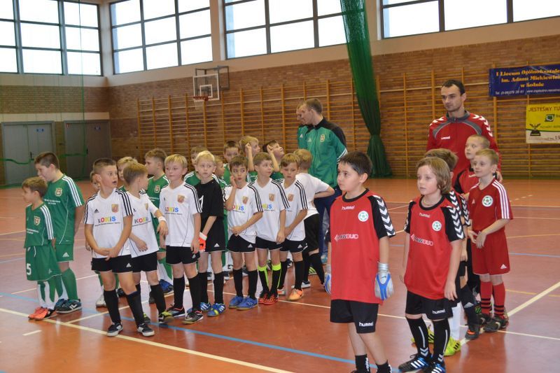 Pięć drużyn wzięło udział w Mikołajkowym turnieju Piłki Nożnej