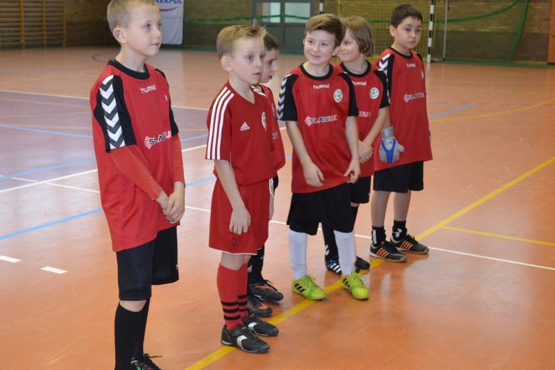 Pięć drużyn wzięło udział w Mikołajkowym turnieju Piłki Nożnej