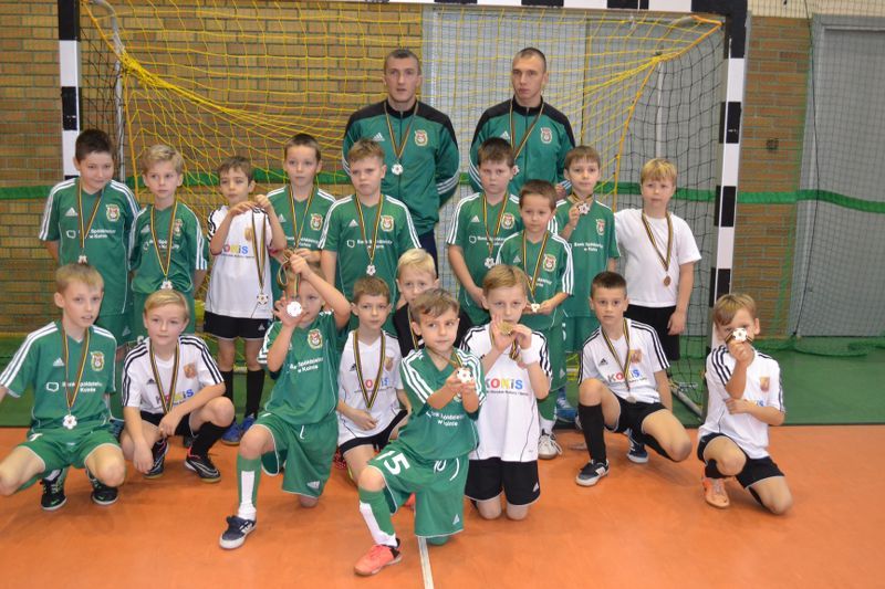 Pięć drużyn wzięło udział w Mikołajkowym turnieju Piłki Nożnej