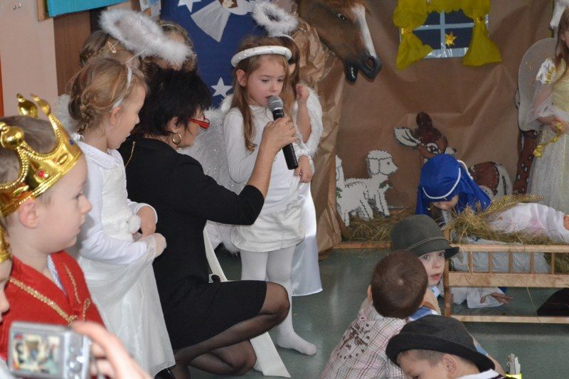 Wzruszające bożonarodzeniowe  jasełka zaprezentowały dzieci z Przedszkola Nr 4 w Kolnie (video)