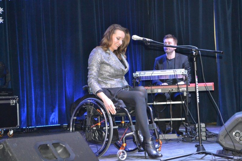 Sala widowiskowa domu kultury zapełniona. Trzeba było dostawić krzesła