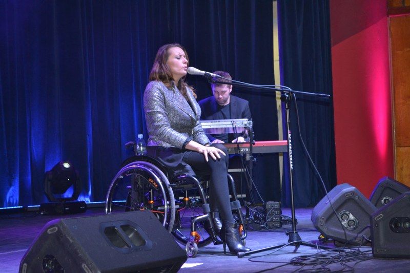 Sala widowiskowa domu kultury zapełniona. Trzeba było dostawić krzesła