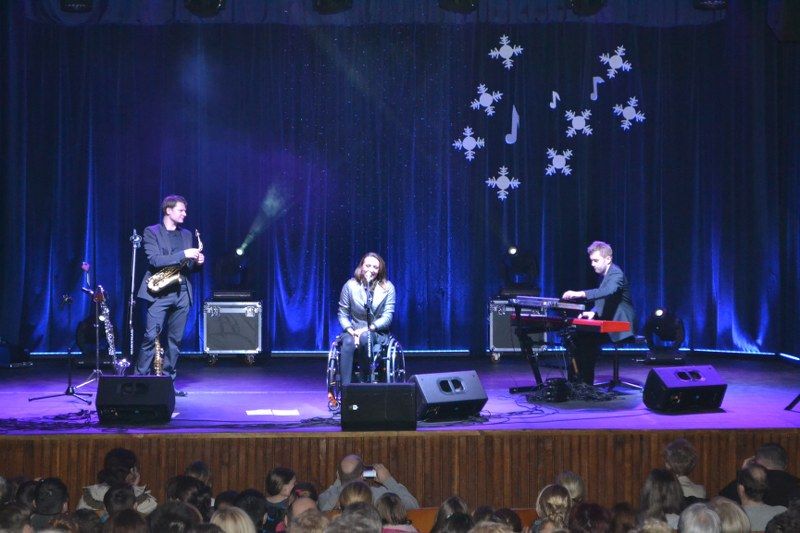 Sala widowiskowa domu kultury zapełniona. Trzeba było dostawić krzesła