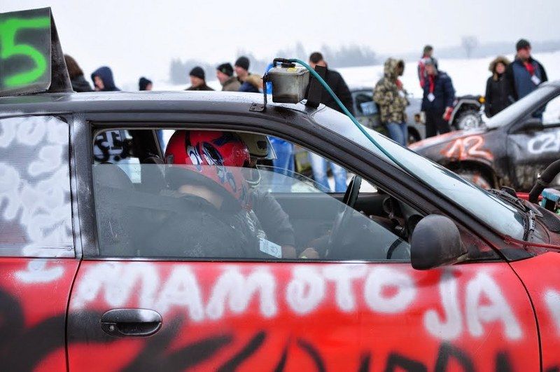 Zobacz  relację fotograficzną z wyścigu wraków