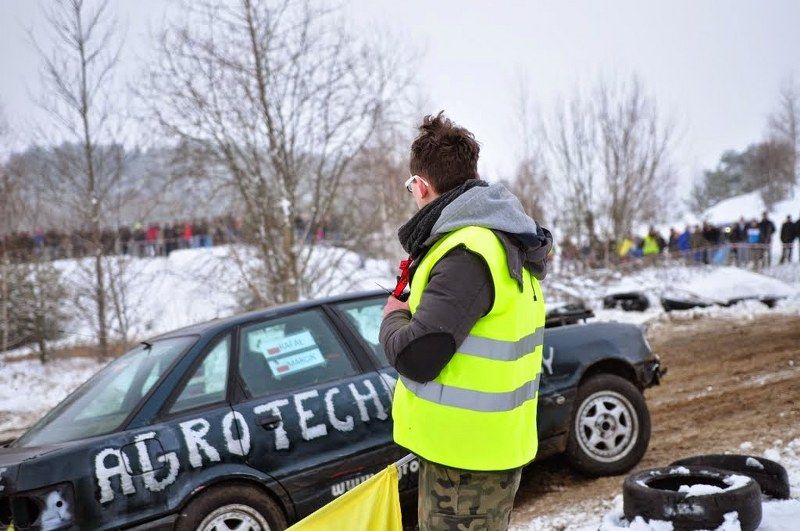 Zobacz  relację fotograficzną z wyścigu wraków