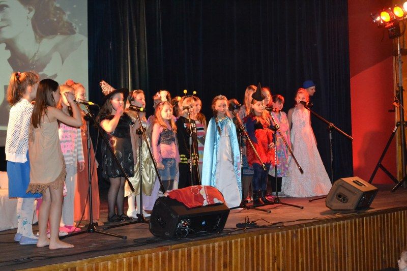 Bajkowy koncert. Wysoki poziom  artystyczny Dziecięcego Teatru Muzycznego KOKiS to już norma