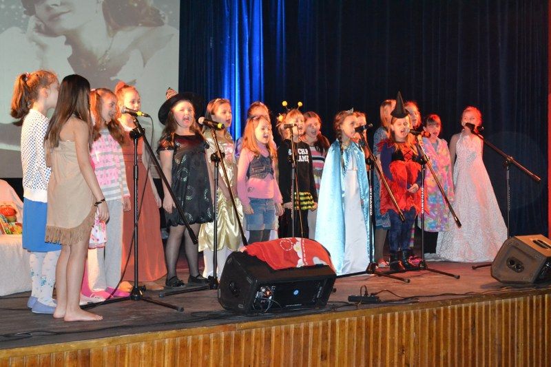 Bajkowy koncert. Wysoki poziom  artystyczny Dziecięcego Teatru Muzycznego KOKiS to już norma