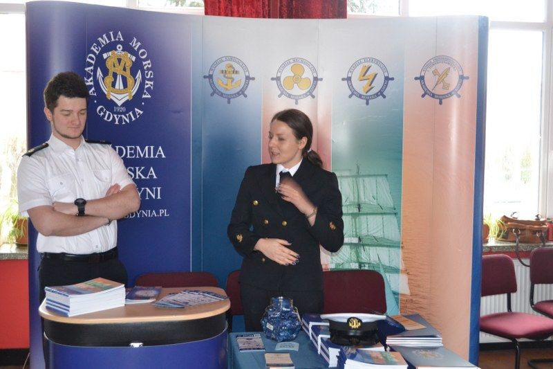Impreza jest dla młodych ludzi okazją do bezpośredniego kontaktu z przedstawicielami uczelni wyższych i potencjalnymi pracodawcami