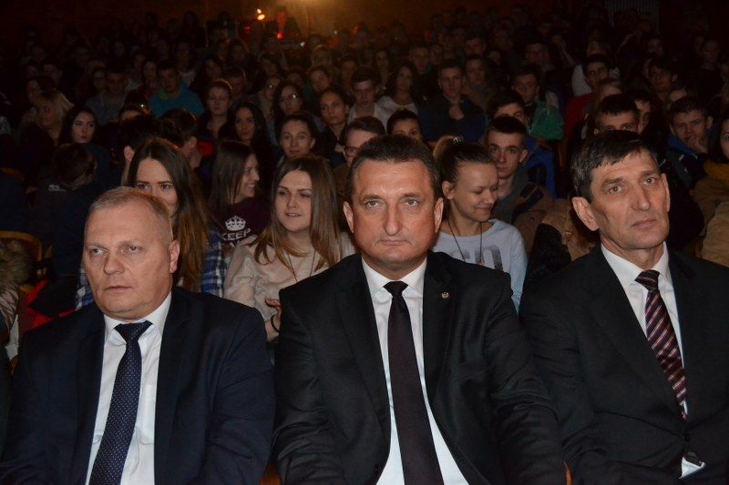 Impreza jest dla młodych ludzi okazją do bezpośredniego kontaktu z przedstawicielami uczelni wyższych i potencjalnymi pracodawcami