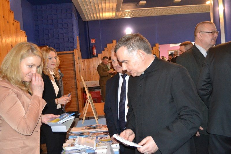 Impreza jest dla młodych ludzi okazją do bezpośredniego kontaktu z przedstawicielami uczelni wyższych i potencjalnymi pracodawcami