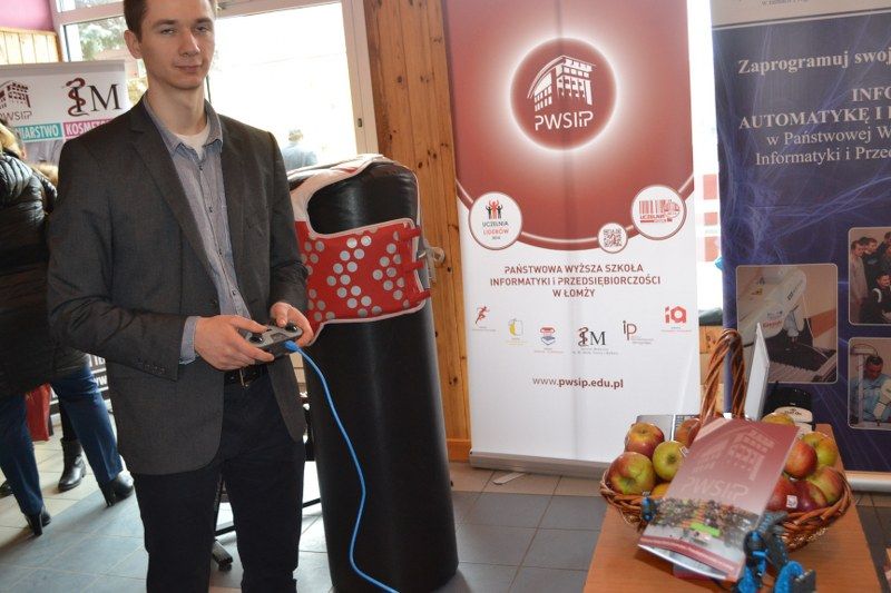 Impreza jest dla młodych ludzi okazją do bezpośredniego kontaktu z przedstawicielami uczelni wyższych i potencjalnymi pracodawcami