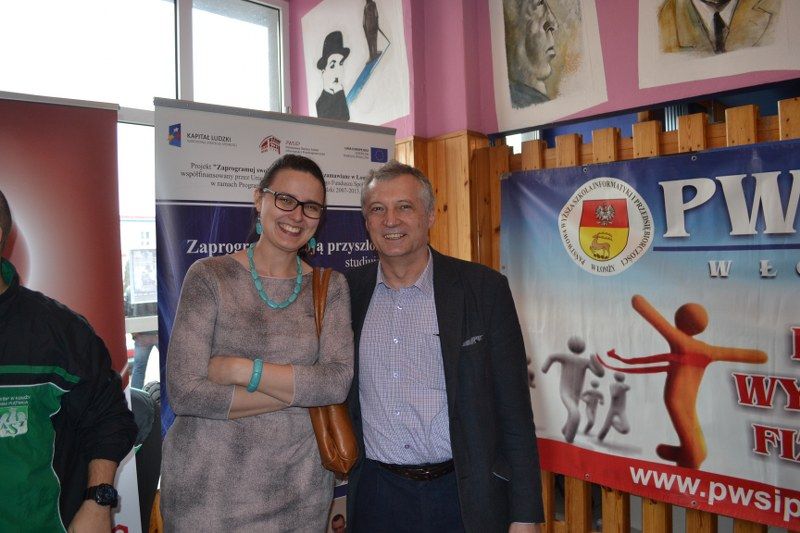 Impreza jest dla młodych ludzi okazją do bezpośredniego kontaktu z przedstawicielami uczelni wyższych i potencjalnymi pracodawcami