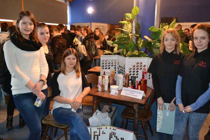 Impreza jest dla młodych ludzi okazją do bezpośredniego kontaktu z przedstawicielami uczelni wyższych i potencjalnymi pracodawcami