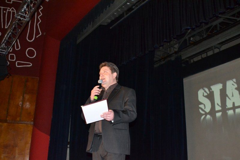 Publiczność  zachwycona  pokazem  dokumentu. Burmistrz uważa, że film zasługuje na nagrody