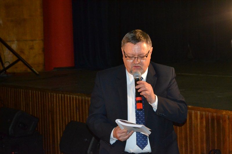 Publiczność  zachwycona  pokazem  dokumentu. Burmistrz uważa, że film zasługuje na nagrody