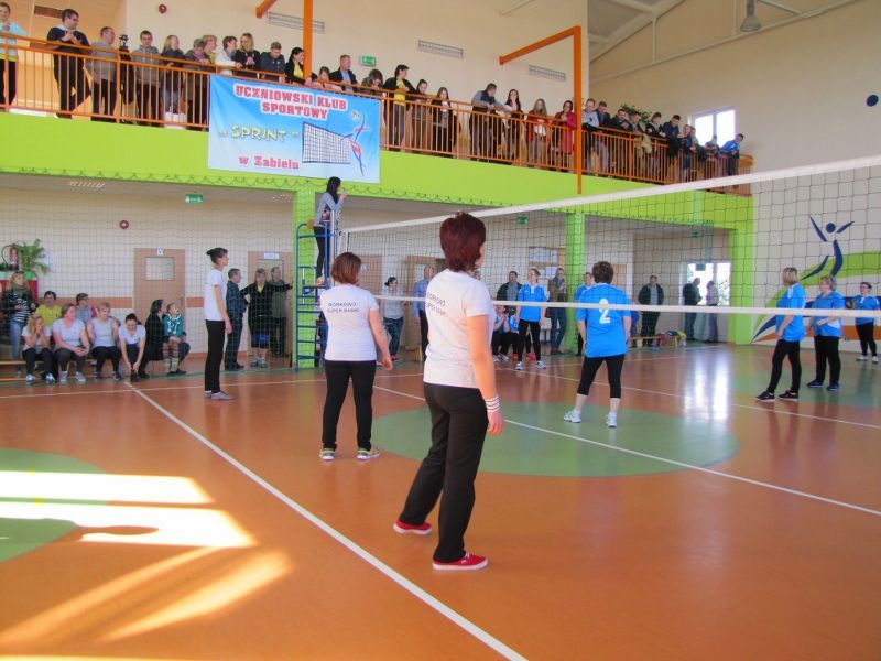 Wspaniale i sportowo  przywitały wiosnę nasze dzielne kobietki