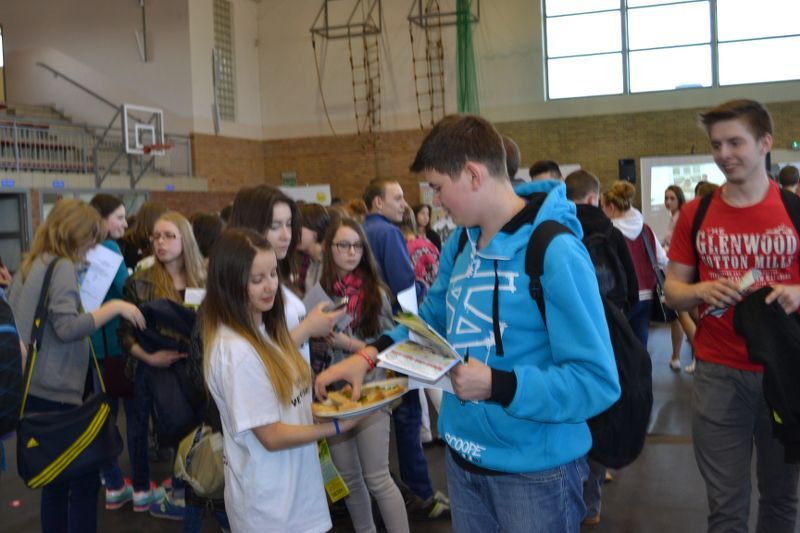 Zobacz relację fotograficzną z  Edukacyjnej Giełdy dla Gimnazjalistów w Kolnie