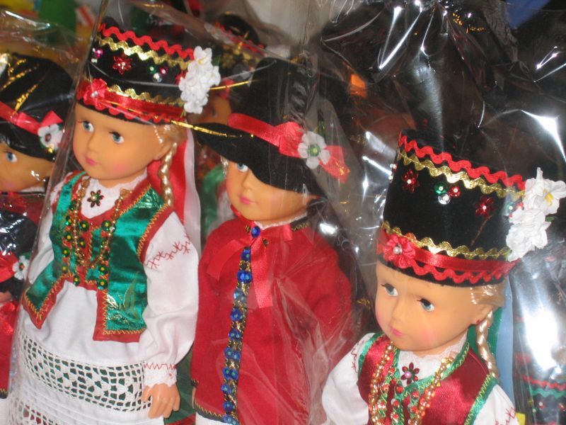 Podczas pierwszego jarmarku atrakcją były żywe kurczaczki (zobacz zdjęcia)