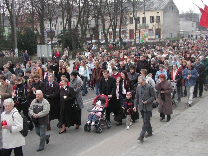 Pożegnanie Honorowego Obywatela Miasta Kolno. Biały Marsz przeszedł ulicami Kolna (zobacz zdjęcia)