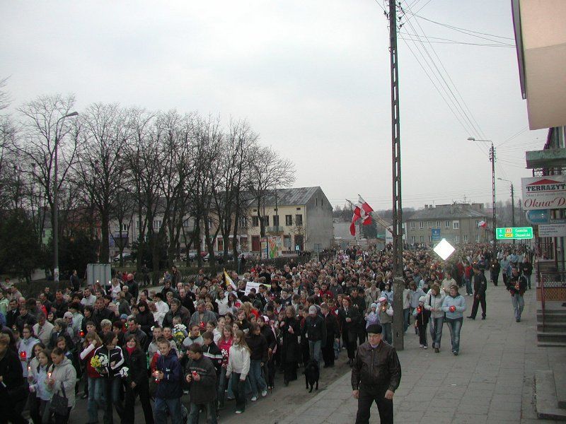 Pożegnanie Honorowego Obywatela Miasta Kolno. Biały Marsz przeszedł ulicami Kolna (zobacz zdjęcia)