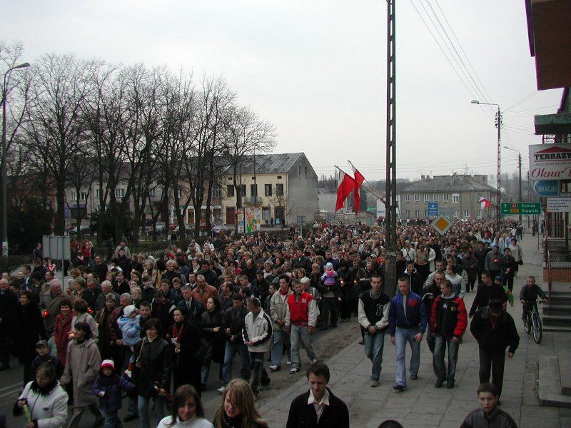 Pożegnanie Honorowego Obywatela Miasta Kolno. Biały Marsz przeszedł ulicami Kolna (zobacz zdjęcia)
