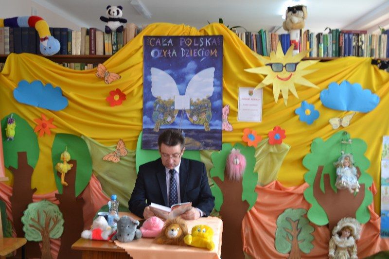 Zobacz, jak czytał Wiesław Boć. Obejrzyj również koncert dzieci w szkole muzycznej