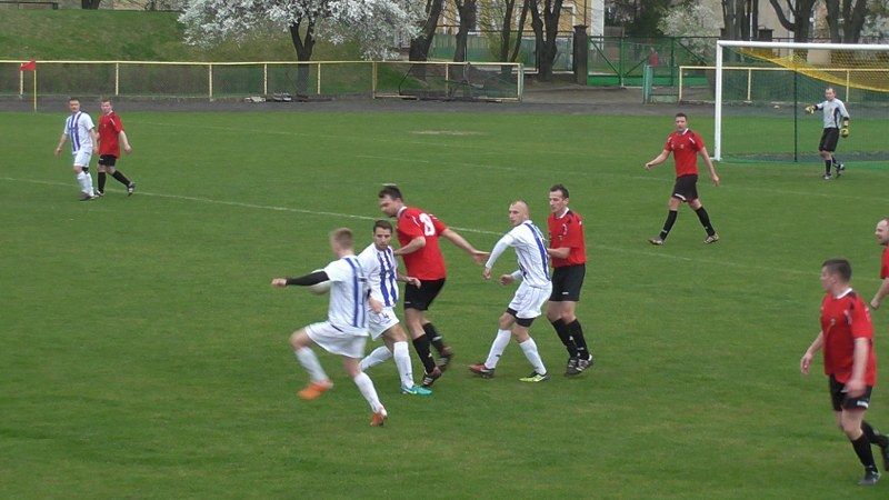 Mecz walki. Piłkarze Orła grali do końca. Opłaciło się