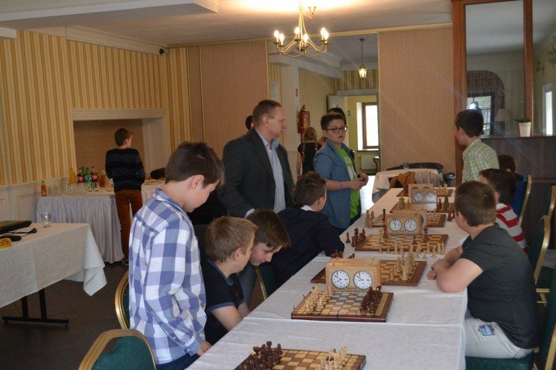 Szachiści z Czerwonego rządzili w turnieju szachowym