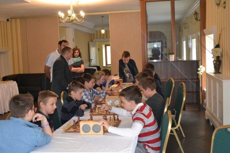 Szachiści z Czerwonego rządzili w turnieju szachowym