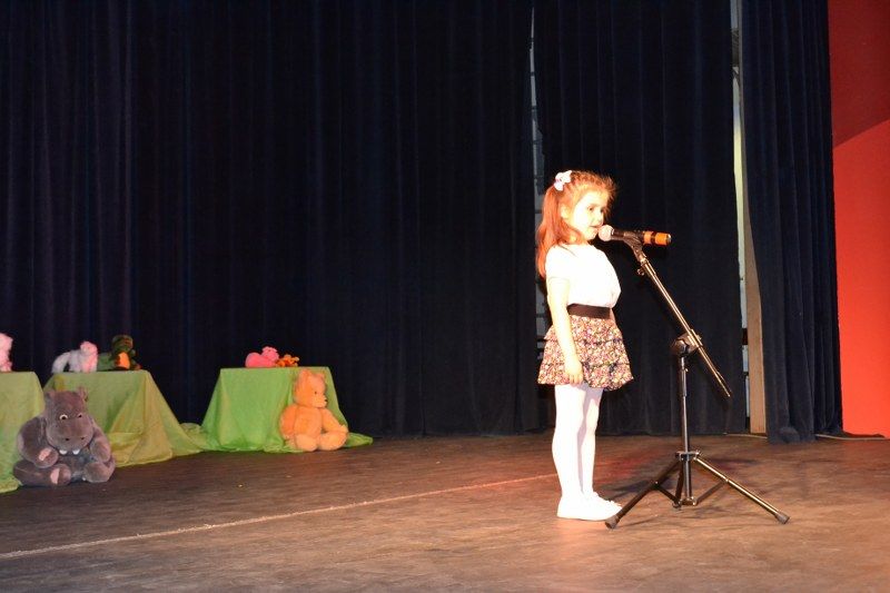 Rodzice z wypiekami na twarzy. Dzieci jak zwykle ? klasa