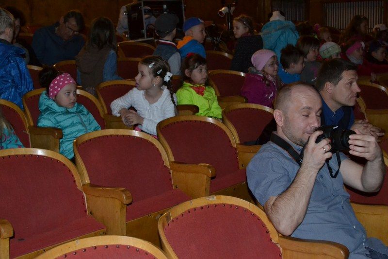 Rodzice z wypiekami na twarzy. Dzieci jak zwykle ? klasa