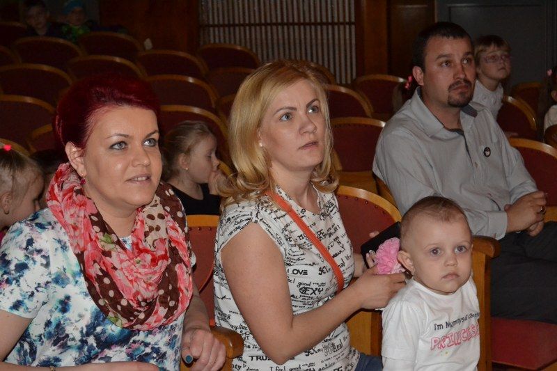 Rodzice z wypiekami na twarzy. Dzieci jak zwykle ? klasa