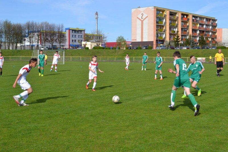 Młodzi piłkarze Orła dominowali na boisku przez cały mecz