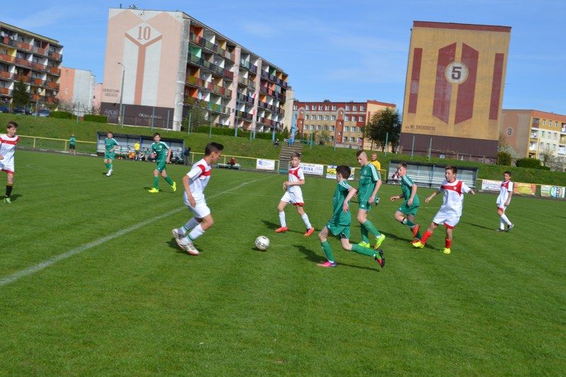 Młodzi piłkarze Orła dominowali na boisku przez cały mecz