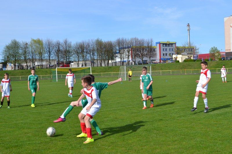 Młodzi piłkarze Orła dominowali na boisku przez cały mecz