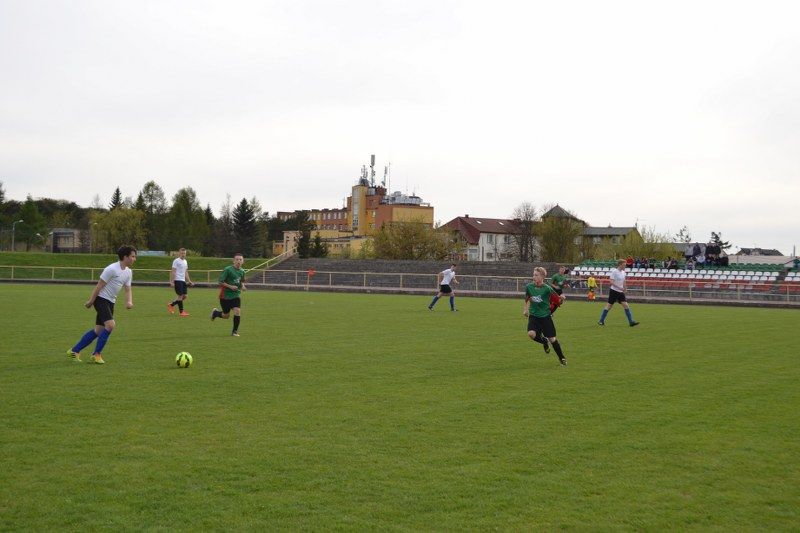 Juniorzy kolneńskiego Orła mieli trudną przeprawę z drużyną Perspektywy Łomża