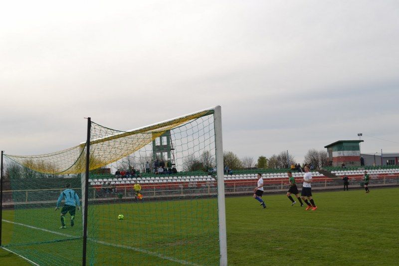 Juniorzy kolneńskiego Orła mieli trudną przeprawę z drużyną Perspektywy Łomża