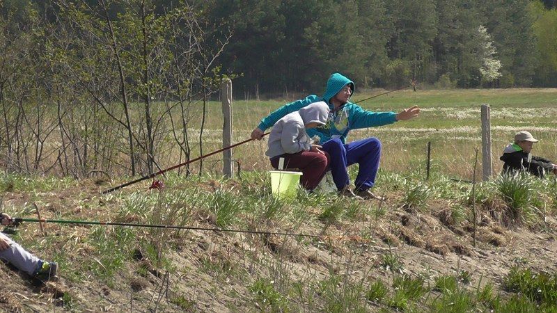 Pasjonaci wędkarstwa nie próżnowali. Ryba jednak brała dzisiaj tak sobie