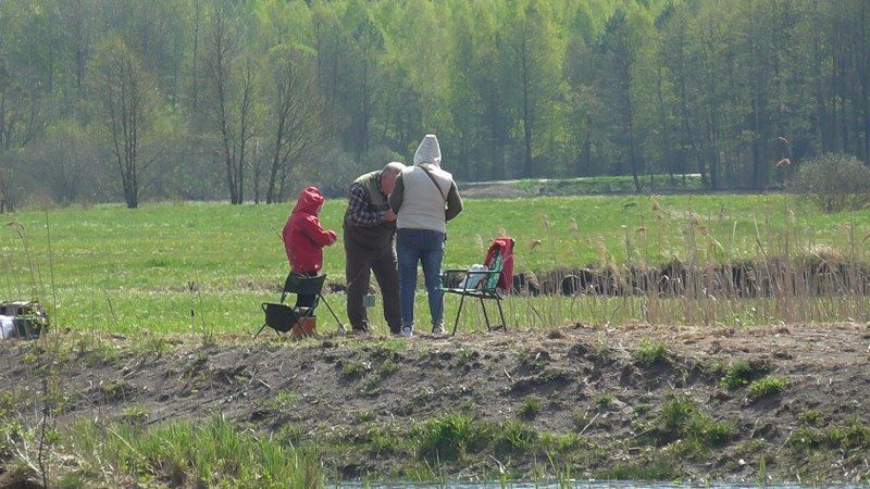 Pasjonaci wędkarstwa nie próżnowali. Ryba jednak brała dzisiaj tak sobie
