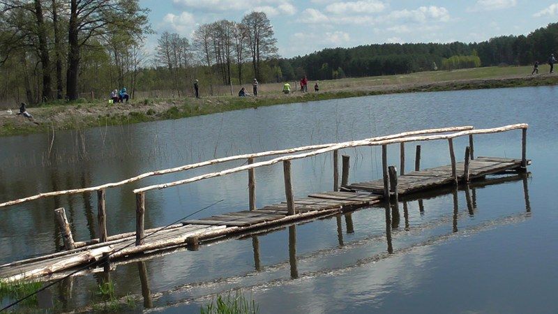 Pasjonaci wędkarstwa nie próżnowali. Ryba jednak brała dzisiaj tak sobie