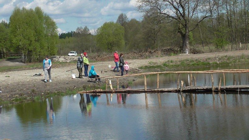 Pasjonaci wędkarstwa nie próżnowali. Ryba jednak brała dzisiaj tak sobie