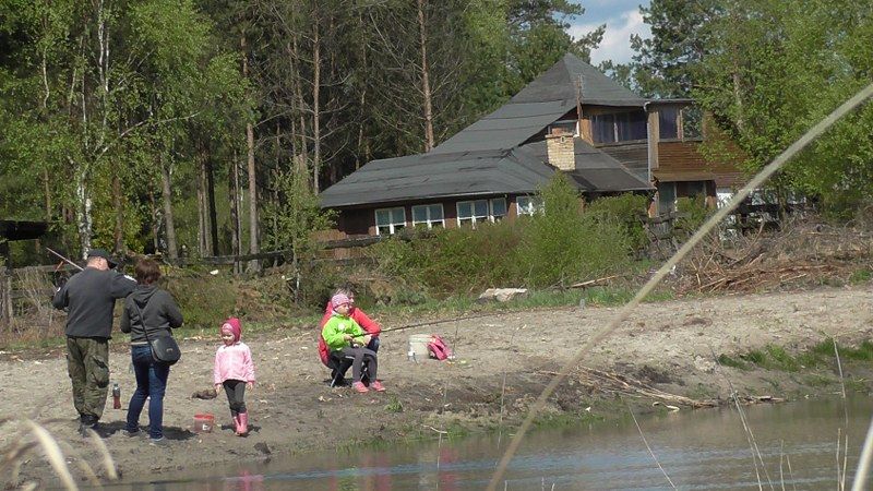 Pasjonaci wędkarstwa nie próżnowali. Ryba jednak brała dzisiaj tak sobie