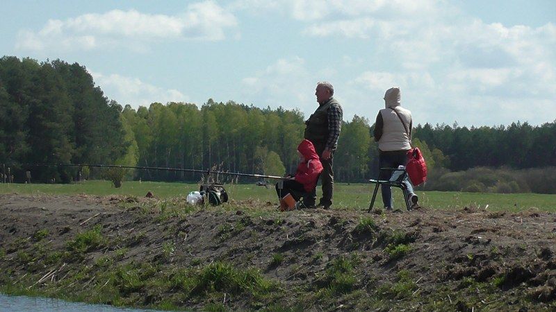 Pasjonaci wędkarstwa nie próżnowali. Ryba jednak brała dzisiaj tak sobie