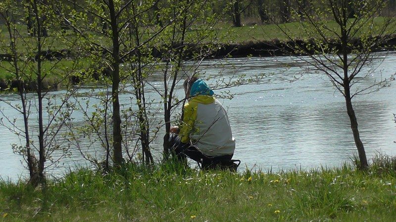 Pasjonaci wędkarstwa nie próżnowali. Ryba jednak brała dzisiaj tak sobie