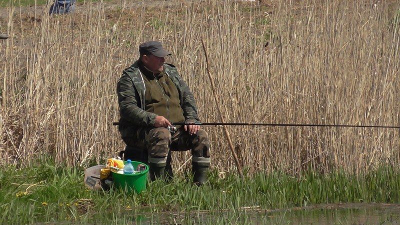 Pasjonaci wędkarstwa nie próżnowali. Ryba jednak brała dzisiaj tak sobie