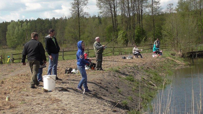 Pasjonaci wędkarstwa nie próżnowali. Ryba jednak brała dzisiaj tak sobie