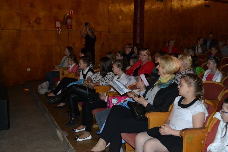 Na scenie kolneńskiego domu kultury pojawili się najlepsi mali recytatorzy z powiatu