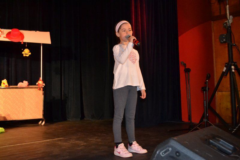 Na scenie kolneńskiego domu kultury pojawili się najlepsi mali recytatorzy z powiatu