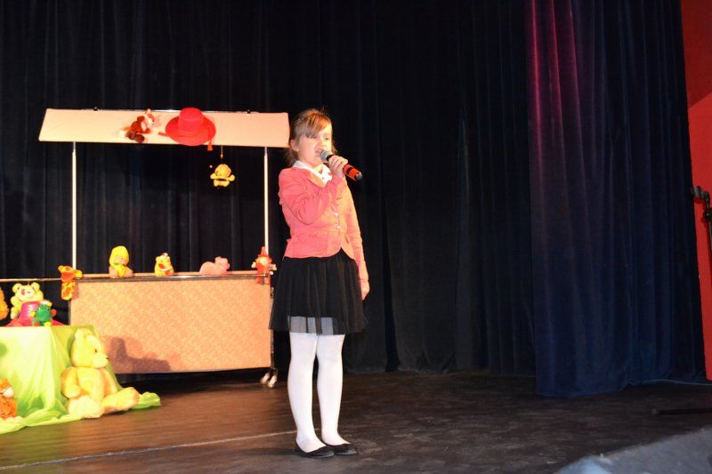 Na scenie kolneńskiego domu kultury pojawili się najlepsi mali recytatorzy z powiatu