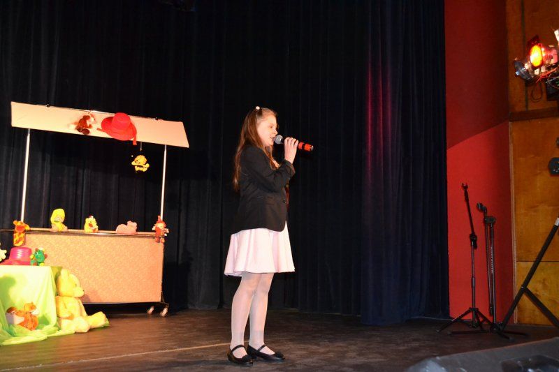 Na scenie kolneńskiego domu kultury pojawili się najlepsi mali recytatorzy z powiatu